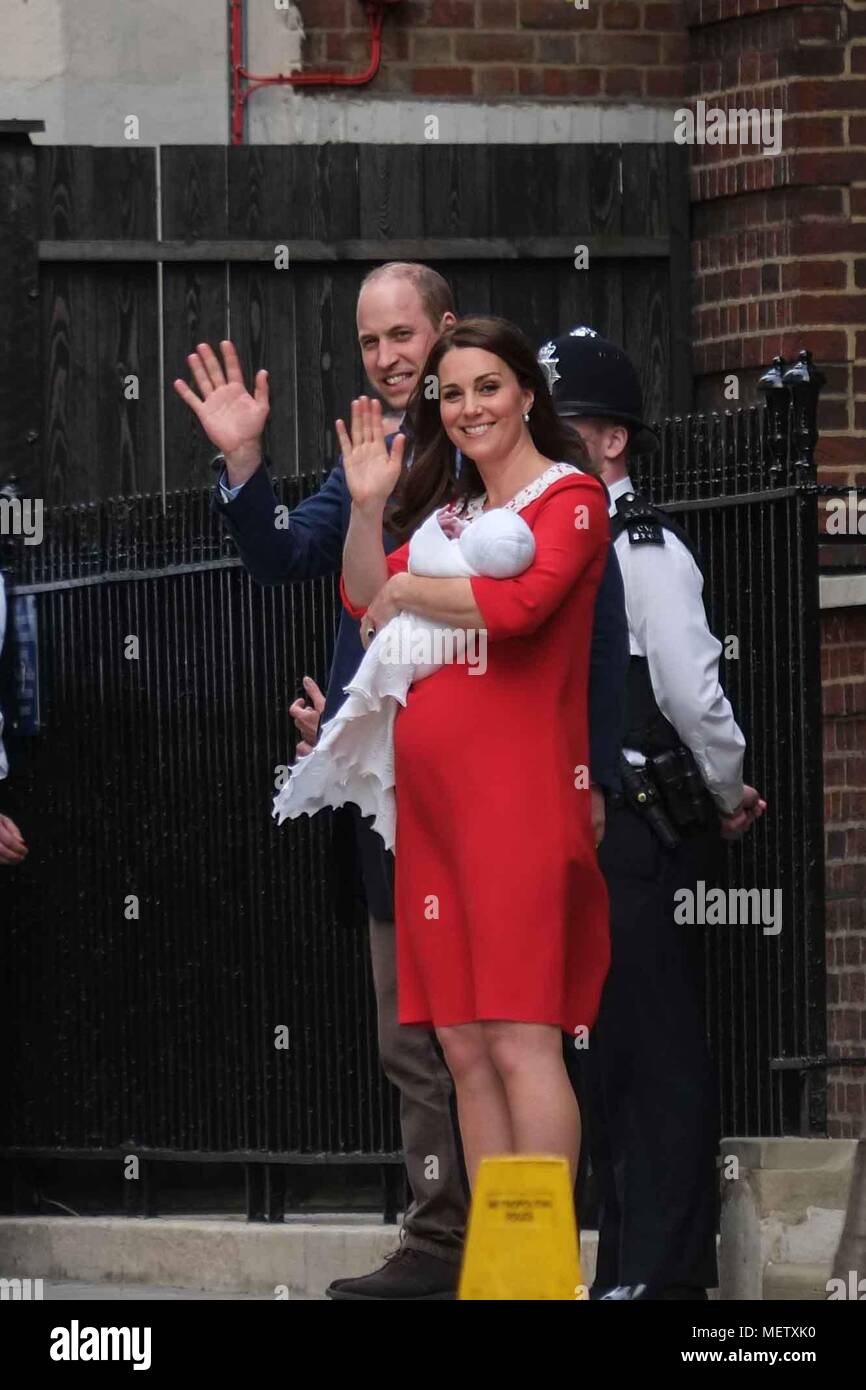London, UK. 23rd April 2018. The Duke and Duchess of Cambridge depart the Lindo Wing, St Mary's Hopital in Paddington London,UK with their newborn baby. : Claire Doherty/Alamy Live News Stock Photo