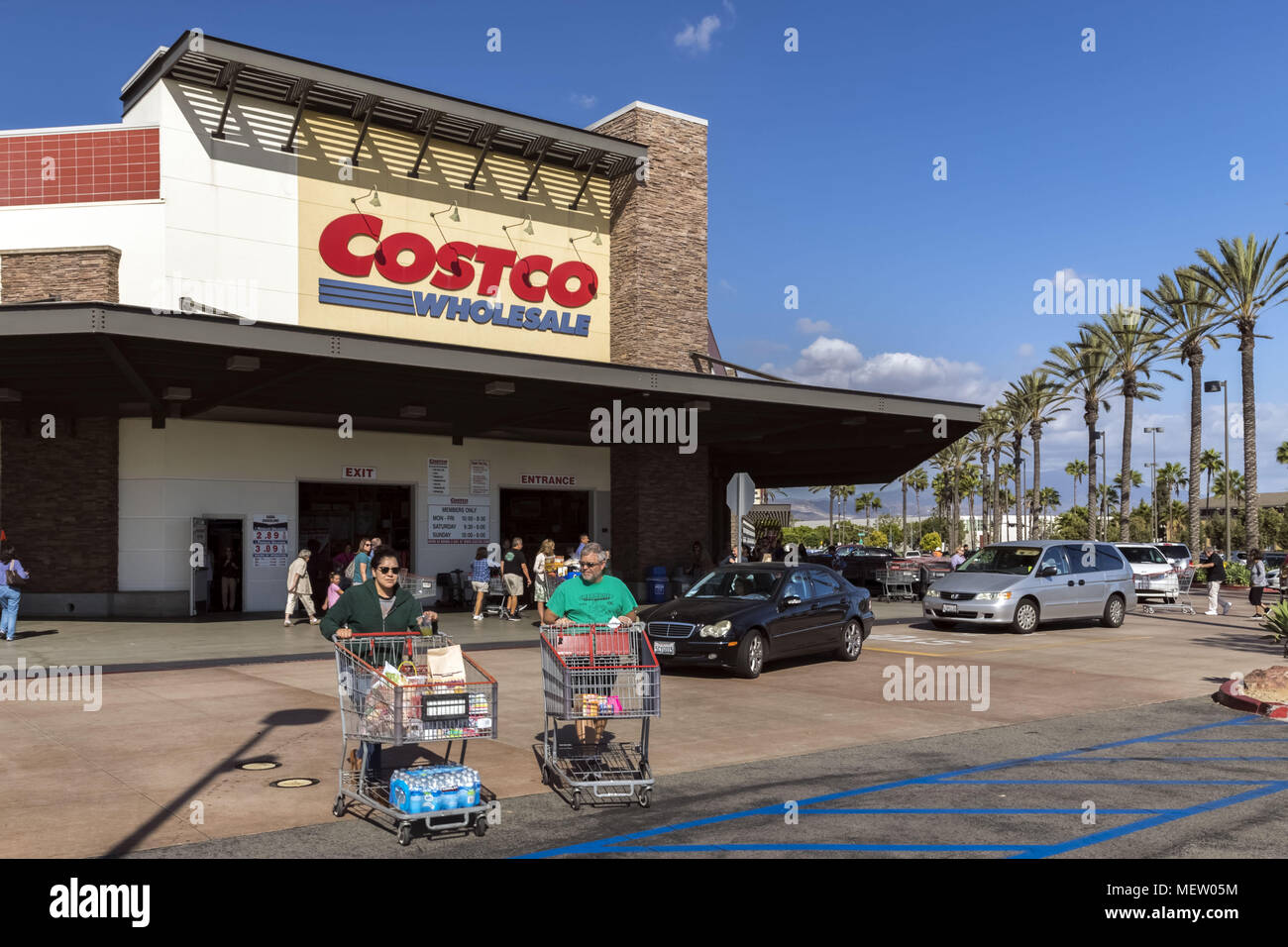 Wholesale clubs hires stock photography and images Alamy