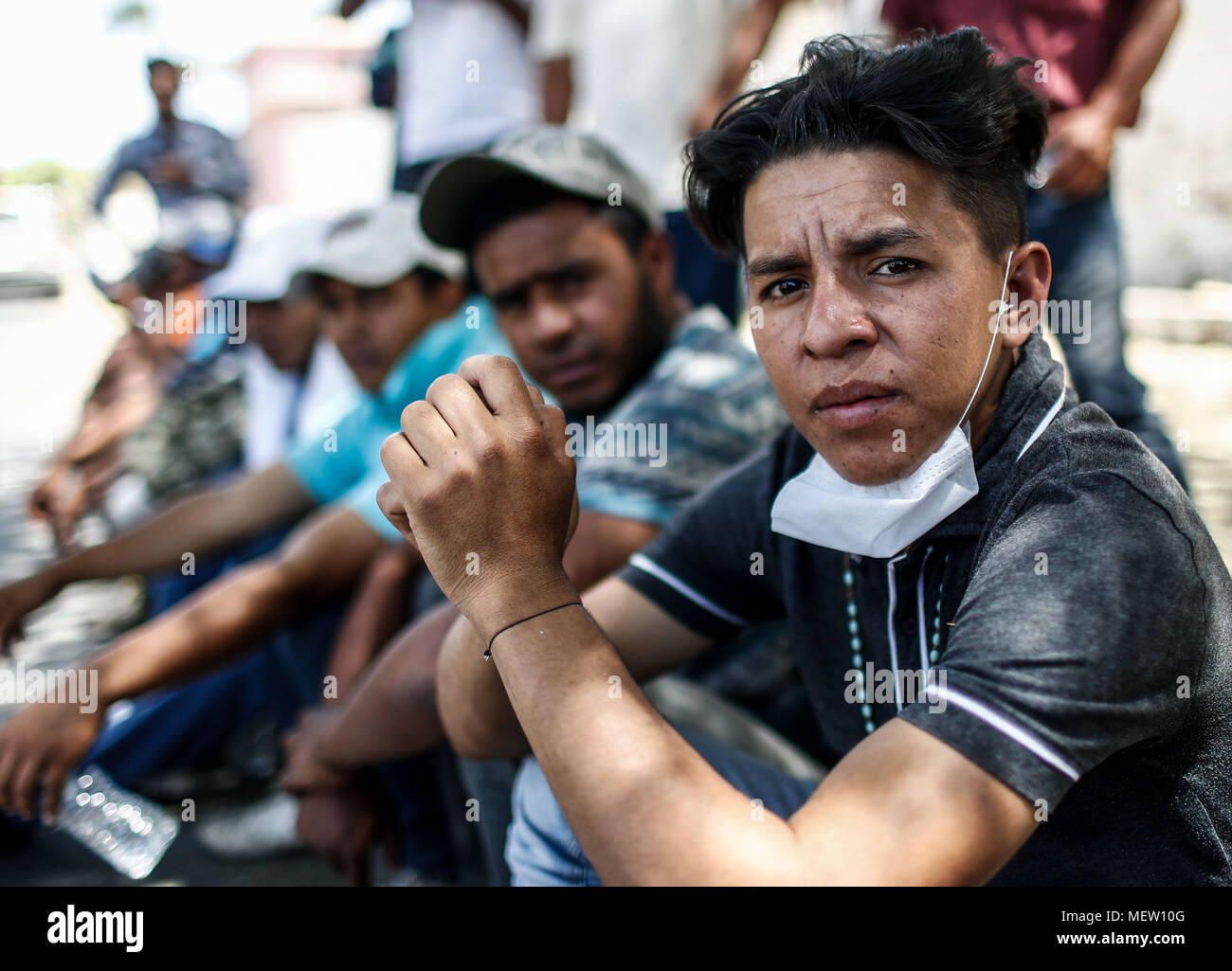 Kino, Mexico. 23rd Apr, 2018. Donald Trump, president of the United States, continues with his plan on Monday to stop immigration from Mexico, in view of this position the Caravan of the Migrant has protested with a march today on the boulevard Kino, in northern Mexico ..  This half day the Caravan completed two days of arriving in Hermosillo, where they have been assisted by the Red Cross, civil society and other organizations around 600 migrants from different countries of Central America by the Red Cross and civil society. Credit: NortePhoto.com/Alamy Live News Stock Photo