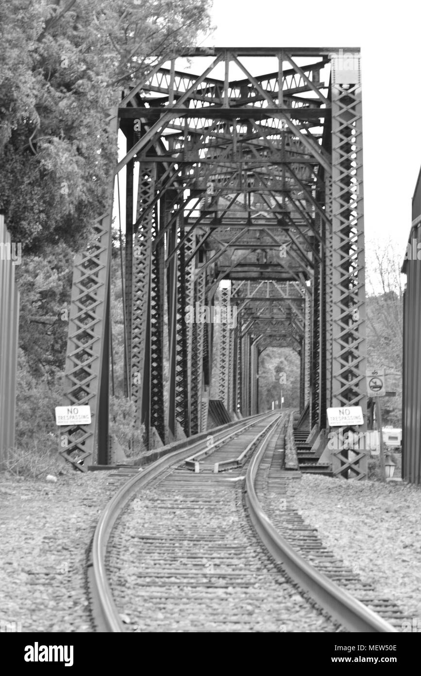 Steel girder railway bridge in Black and White Stock Photos & Images