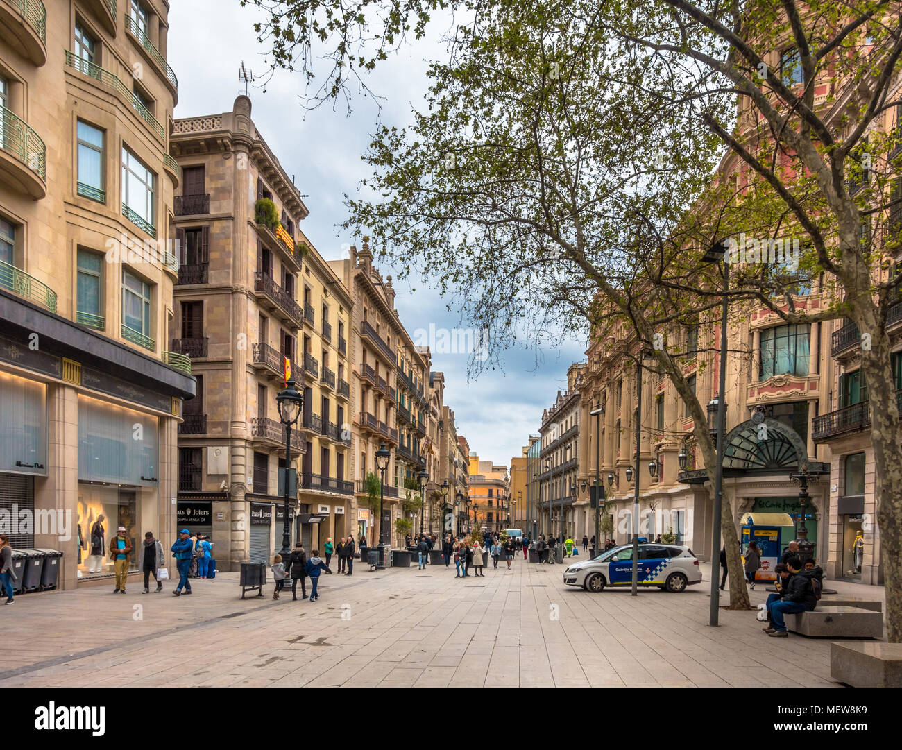 A view down Avenida Portal de L' Angel, a street in the gothic quarter of  Barcelona, Spain Stock Photo - Alamy
