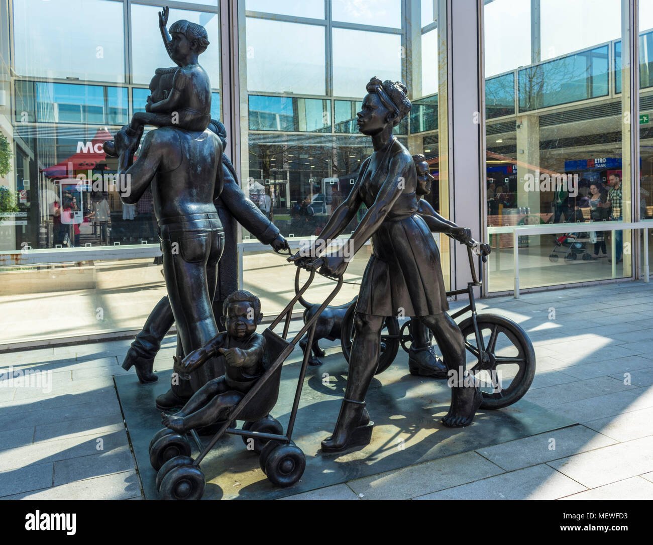 Vox Pop (The Family) sculpture by John Clinch in Queens Court The centre MK Central Milton Keynes  gb uk europe England Milton Keynes England Stock Photo