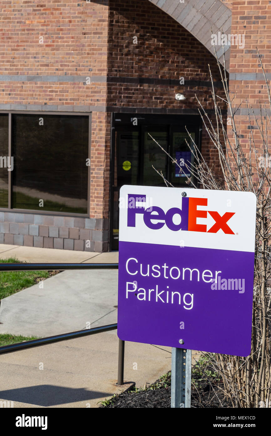 Lancaster, PA, USA April 22, 2018 Customer parking sign located at