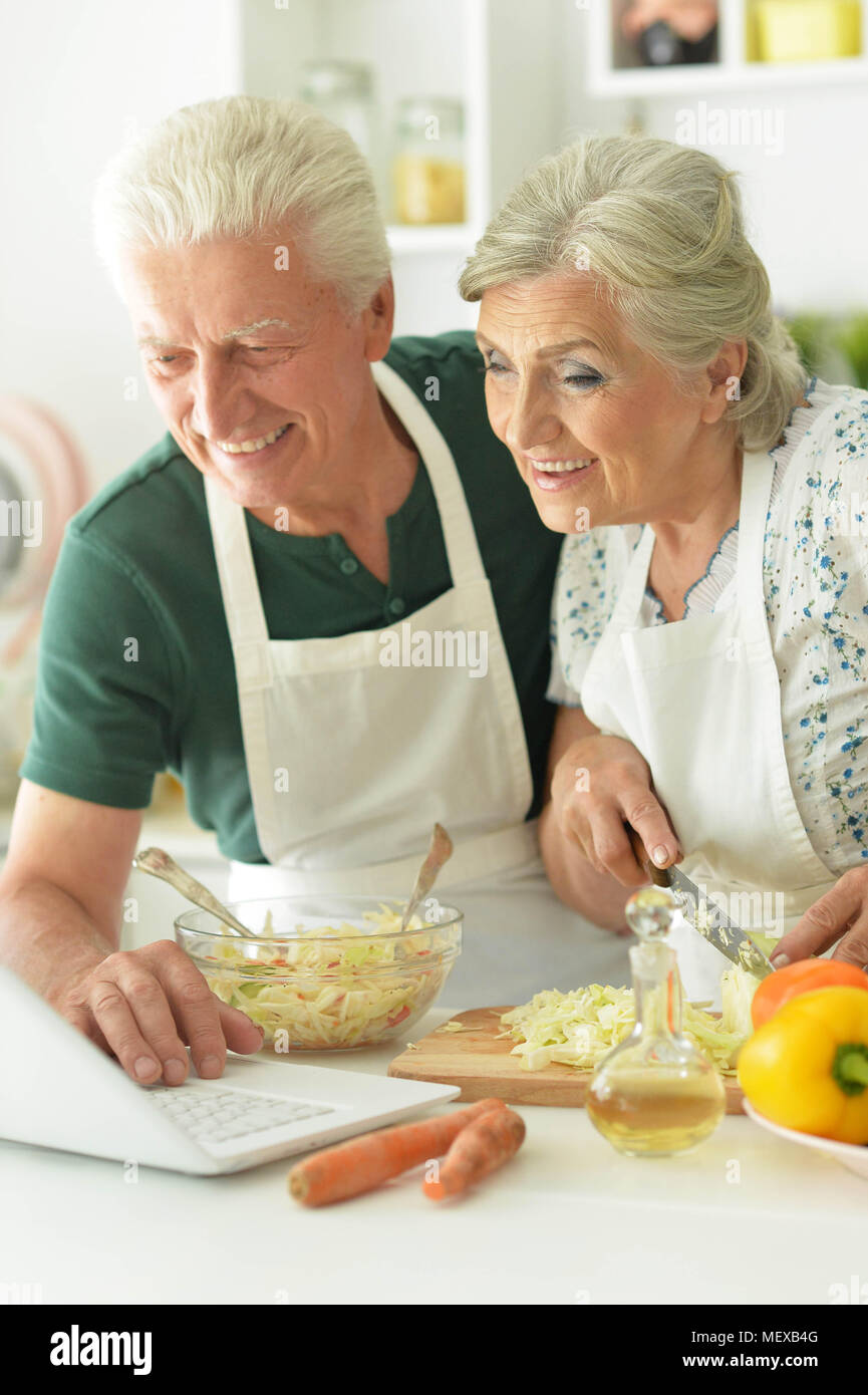 old people in the kitchen Stock Photo - Alamy