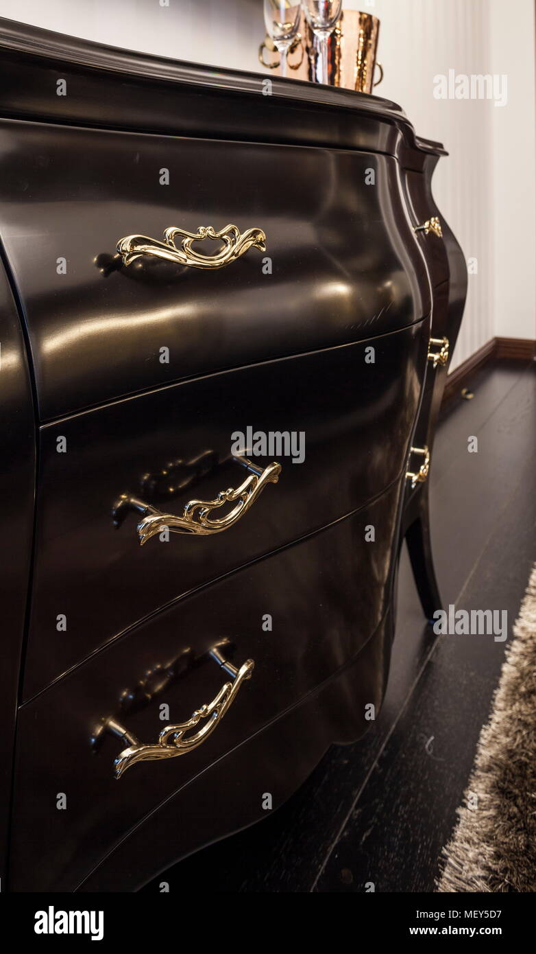 Gold furniture handles hires stock photography and images Alamy