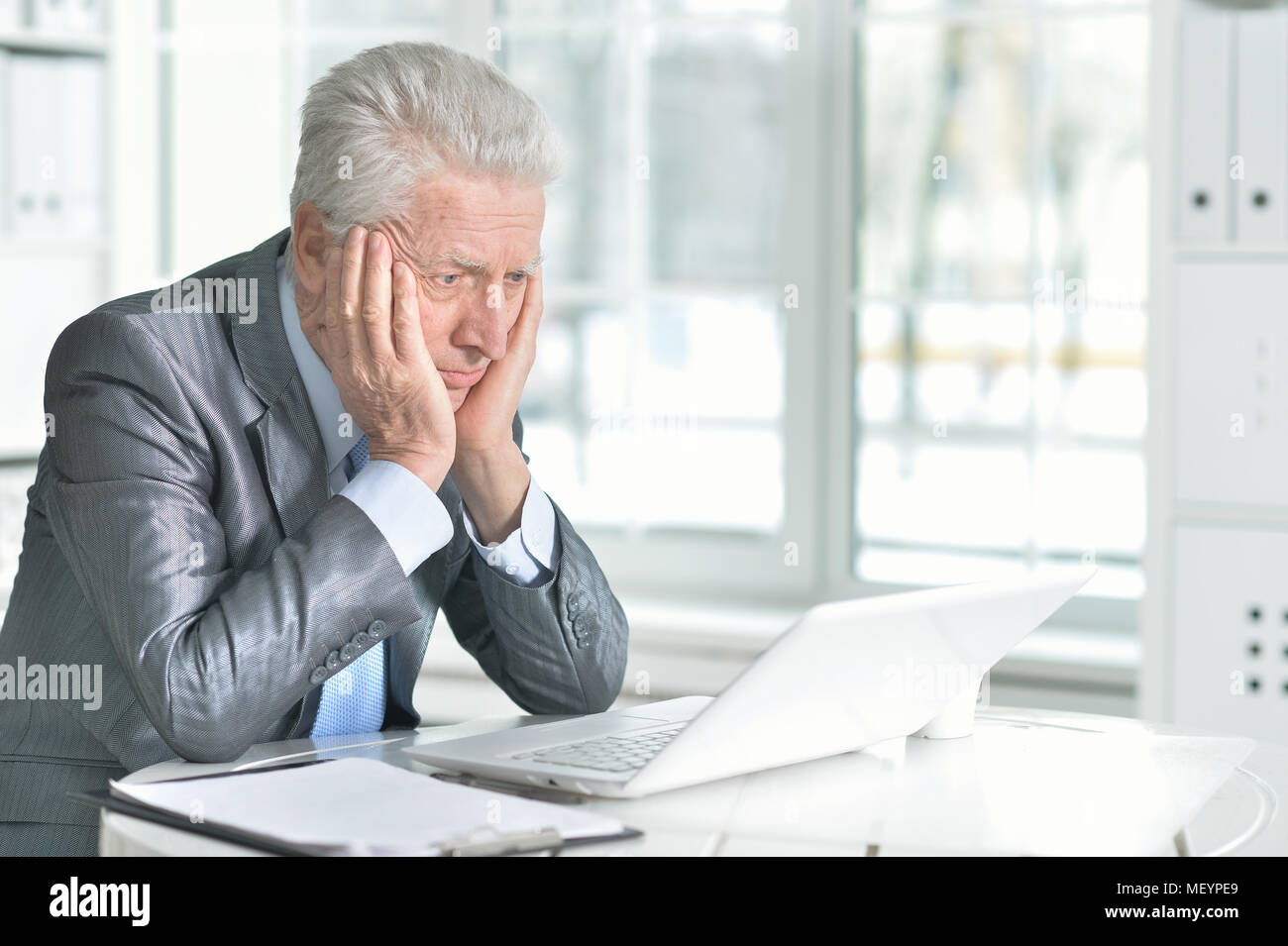 Senior employee stressed hi-res stock photography and images - Alamy