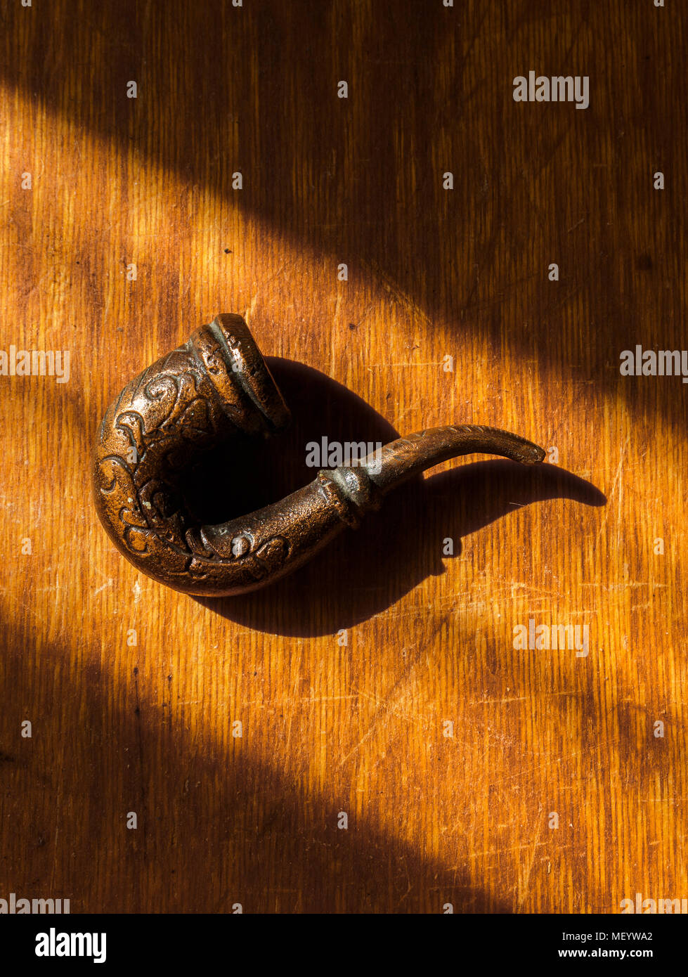 Tobacco pipe hires stock photography and images Alamy