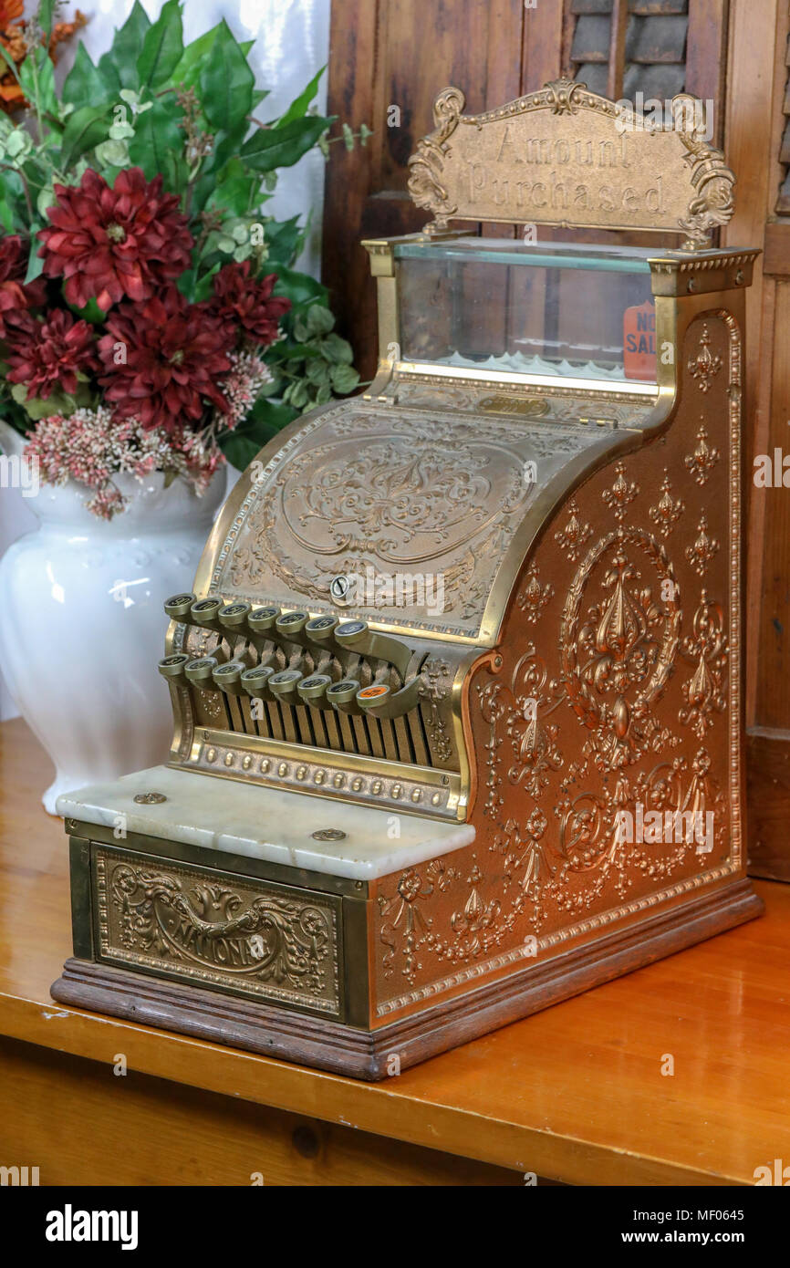 Images of Antique National 313 cash register, manufactured in 1912 by National Cash Register Co