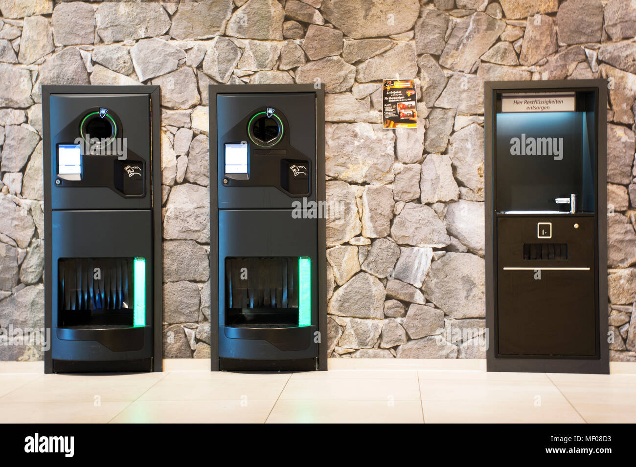 Bottle recycle vending hires stock photography and images Alamy