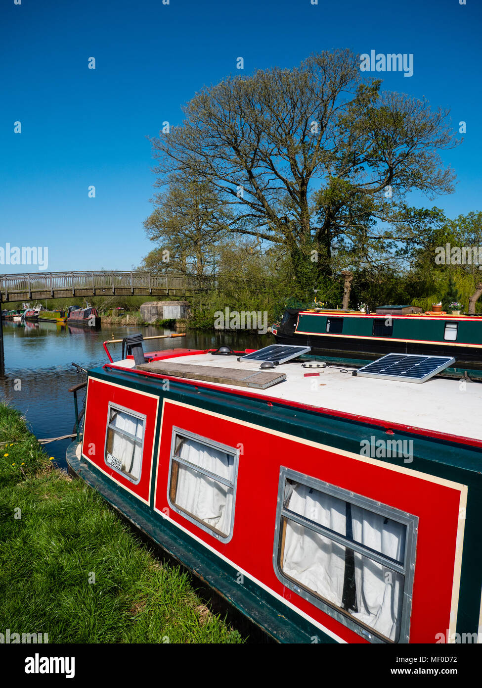 Northcroft footbridge hires stock photography and images Alamy