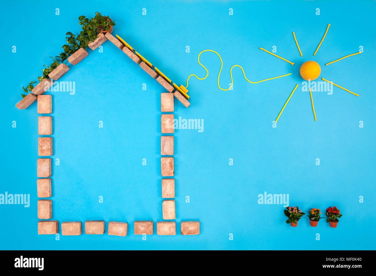 Solar panels sun house hi-res stock photography and images - Alamy