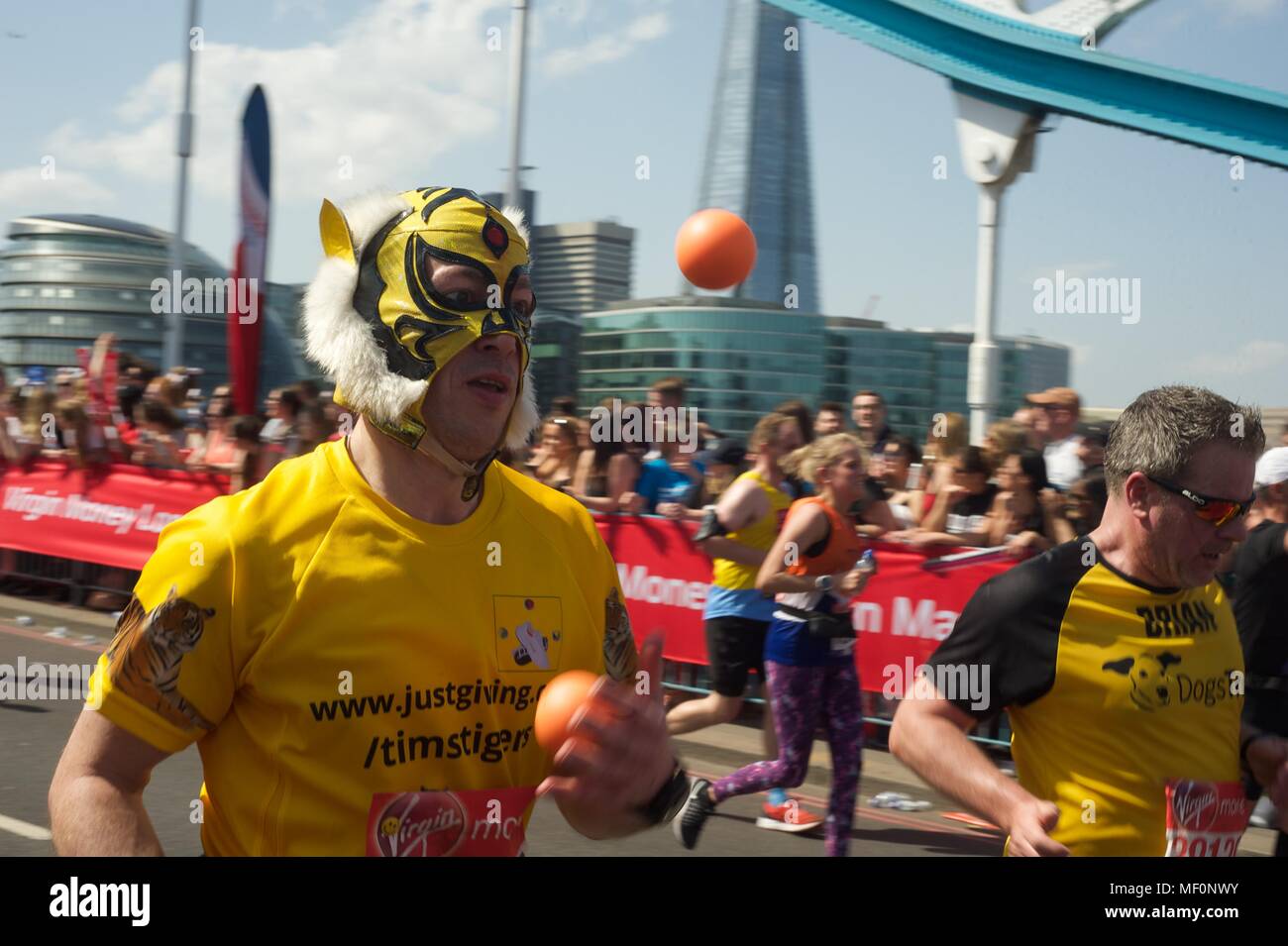 Virgin Money London Marathon 2018 Stock Photo 181340711 Alamy - virgin money london marathon 2018