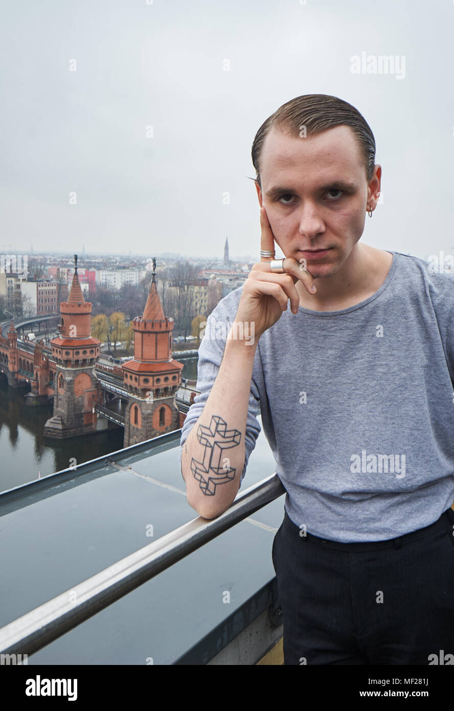 FILED - 07 March 2018, Germany, Berlin: German singer Drangsal (real name: Max Gruber) stands on the rooftop of Universal. His song 'Turmbau zu Babel' is making its way into the Top100 charts. Photo: Annette Riedl/dpa Stock Photo