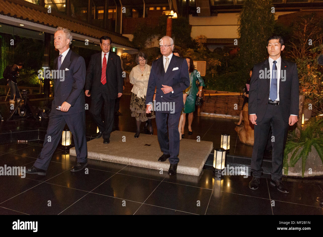 King Carl XVI Gustaf (C) of Sweden attends a banquet commemorating the 150 years of Diplomatic relations between Sweden and Japan on April 24, 2018, Tokyo, Japan. The King and Queen Silvia are in Japan on their official visit from April 22 to 25. Credit: Rodrigo Reyes Marin/AFLO/Alamy Live News Stock Photo