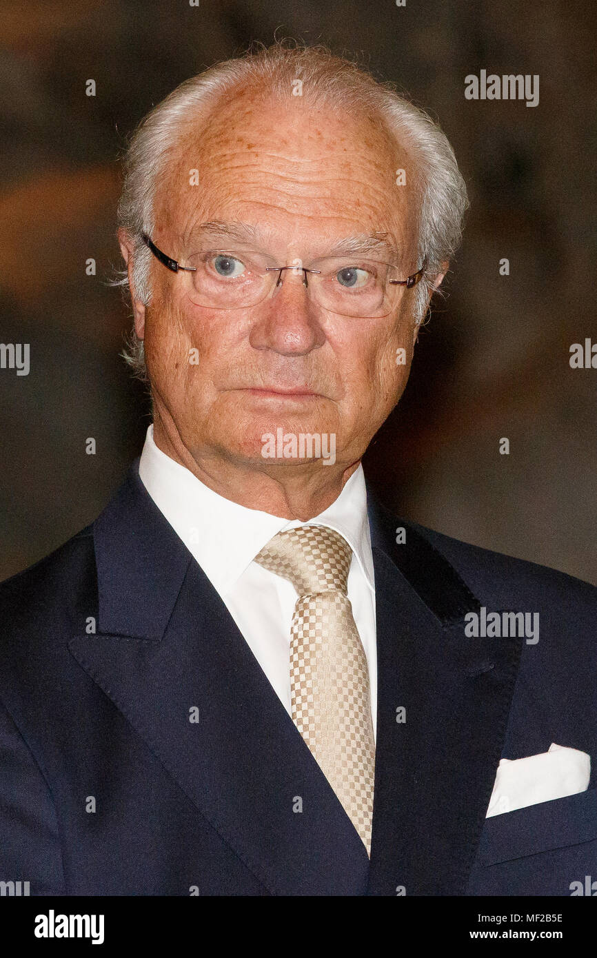 Tokyo, Japan. 24th April 2018. King Carl XVI Gustaf of Sweden attends a banquet commemorating the 150 years of Diplomatic relations between Sweden and Japan on April 24, 2018, Tokyo, Japan. The King and Queen Silvia are in Japan on their official visit from April 22 to 25. Credit: Rodrigo Reyes Marin/AFLO/Alamy Live News Stock Photo