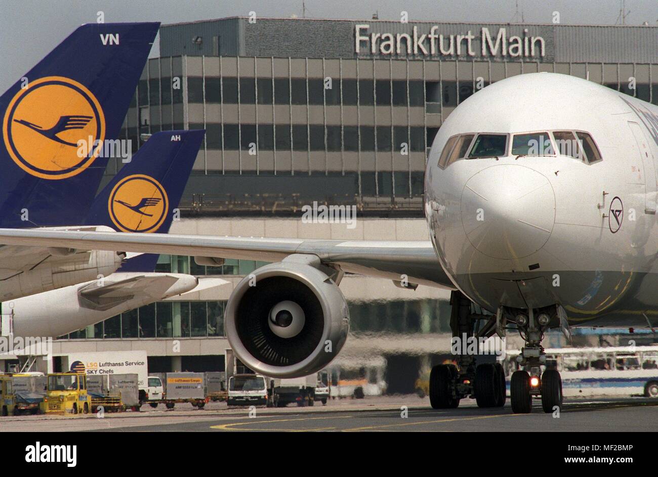 Aircraft of Deutsche Lufthansa AG, taken on 24.6.1999 on the apron of the Frankfurt Rhein-Main Airport. | usage worldwide Stock Photo