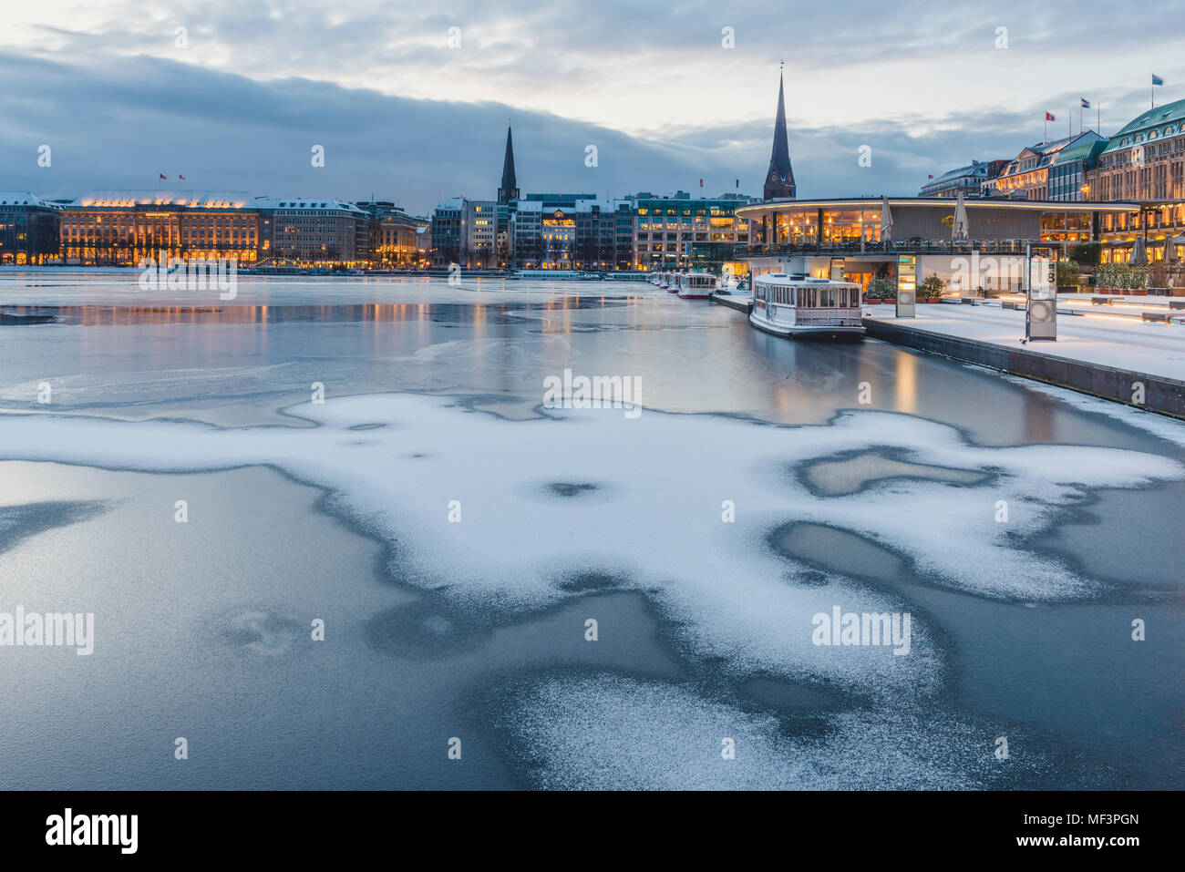 Germany, Hamburg, Jungfernstieg, frozen Inner Alster Lake Stock Photo