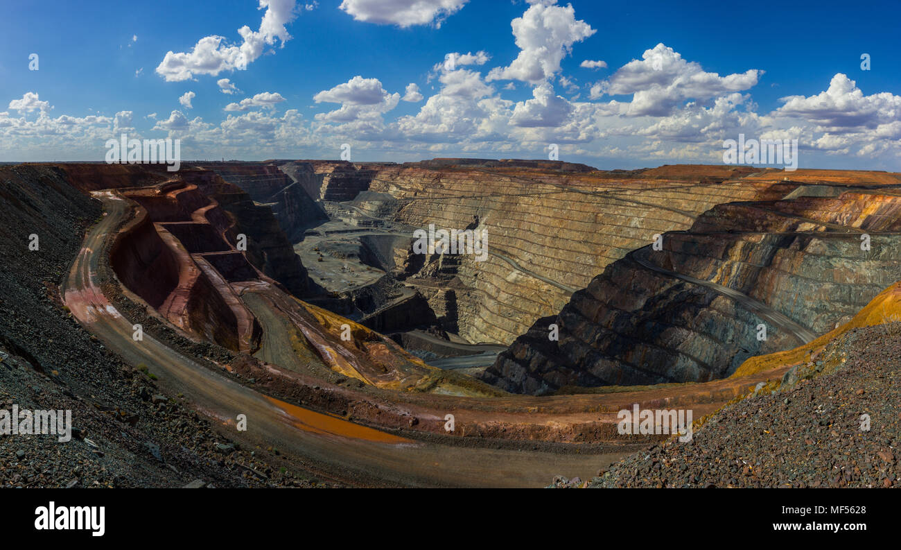 Biggest australian superPit gold mine Kalgoorlie, Western Australia Stock Photo Alamy
