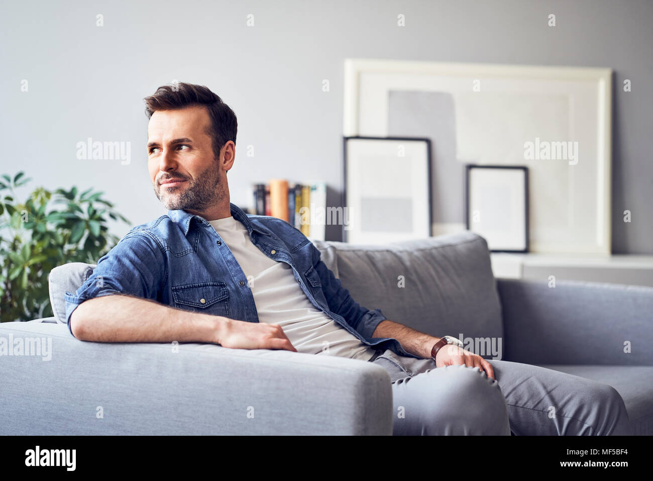 Relaxed smiling adult hi-res stock photography and images - Alamy