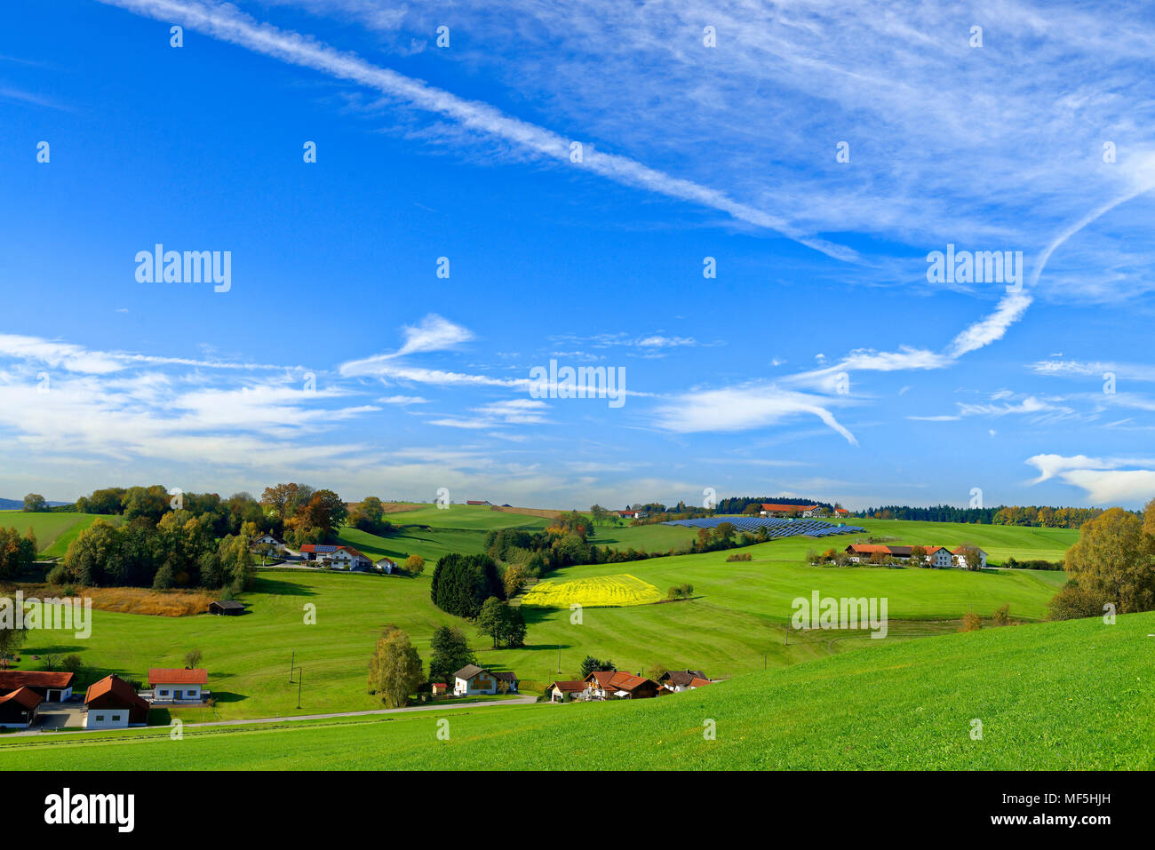 von Asen, Kirchdorf bei Haag auf das Bauernland im Nordwesten, Oberbayern, Bayern, Deutschland Stock Photo