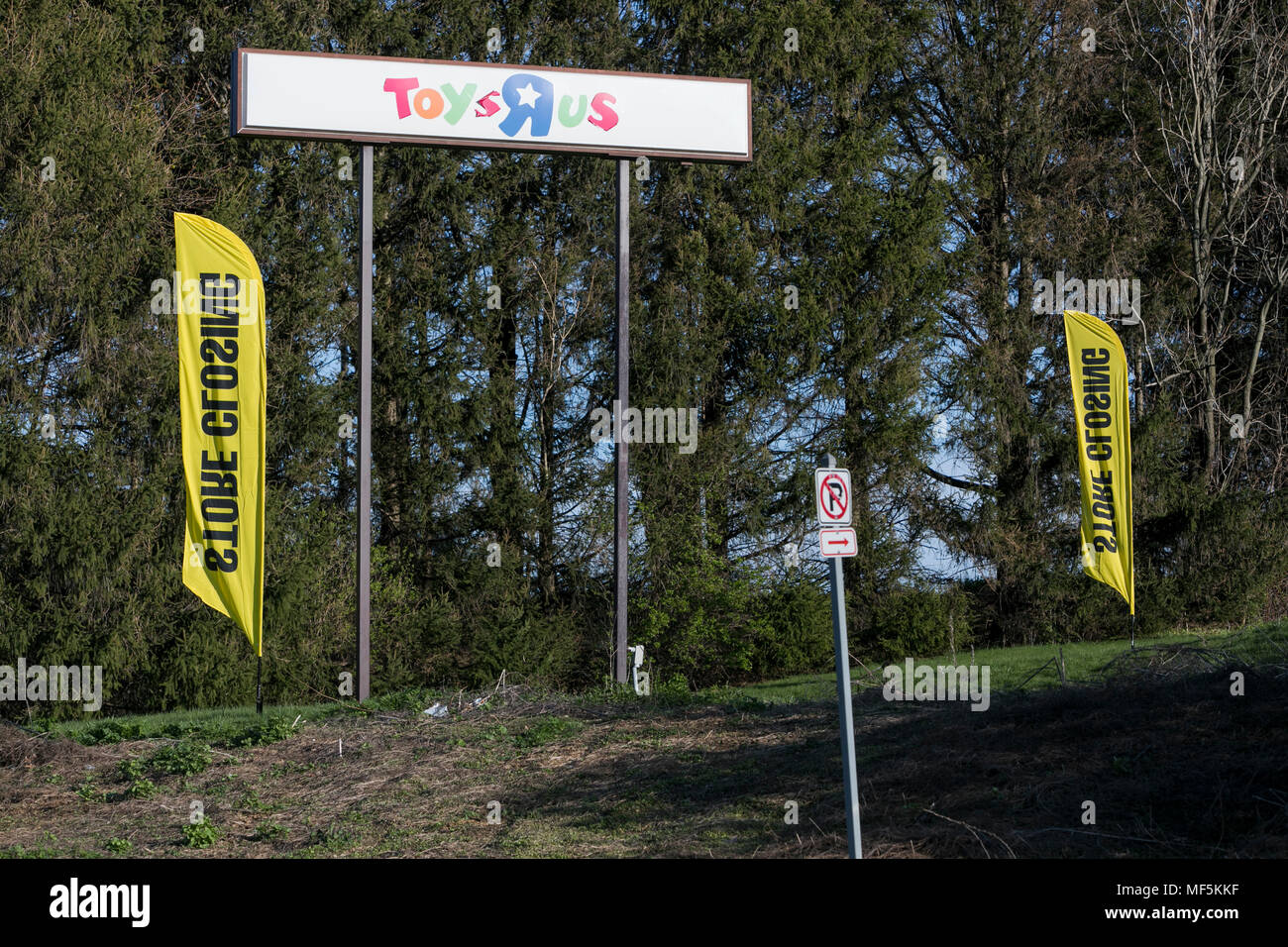 Toys R Us Logo Stock Photos & Toys R Us Logo Stock Images Alamy
