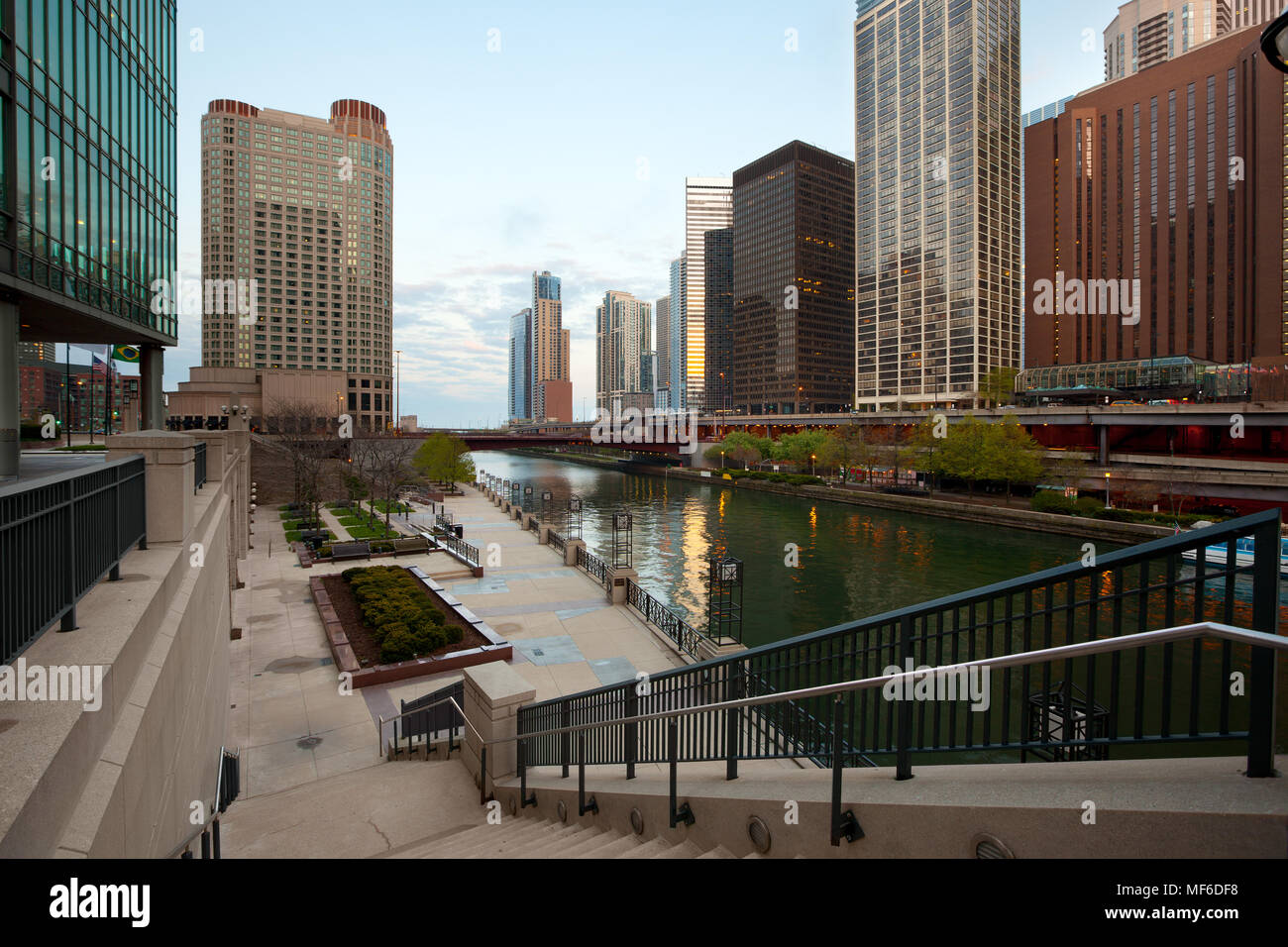 Chicago River mouth and downtown skyline, Chicago, Illinois, USA Stock ...