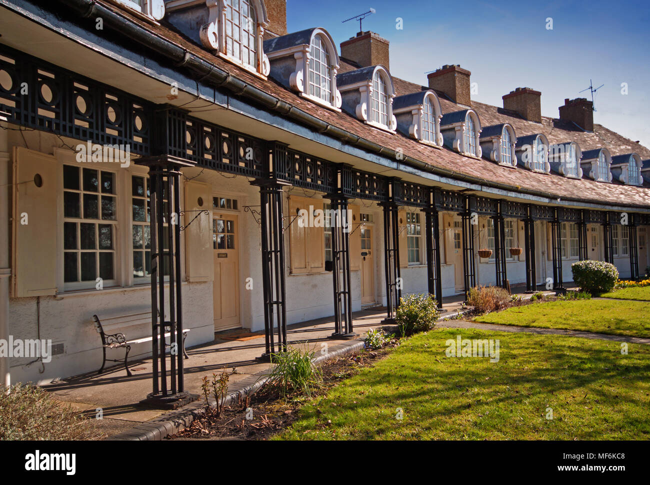 A crescent of terraced houses at Port Sunlight Stock Photo