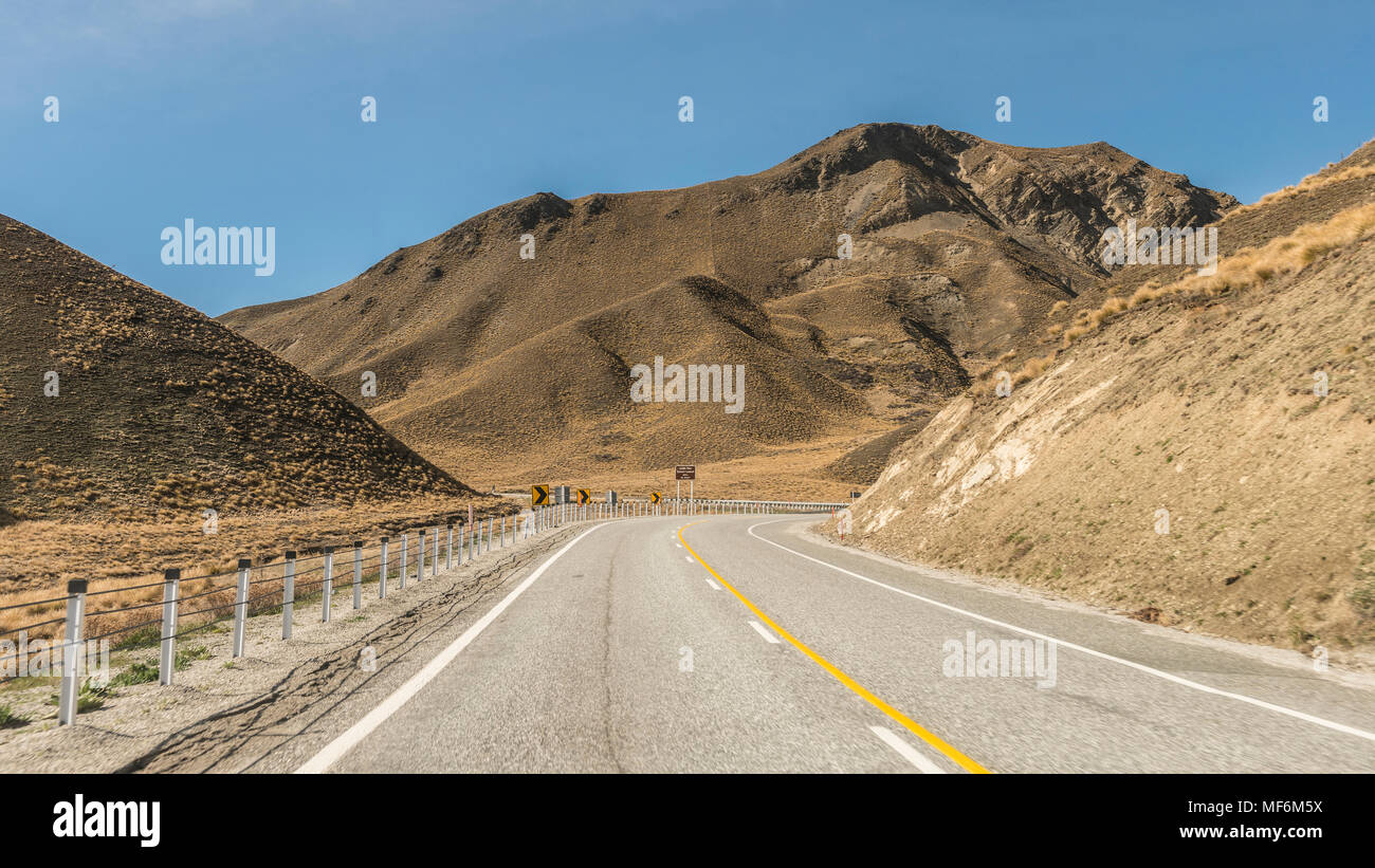 Pass Road, Lindis Pass, Southern Alps, Otago, Southland, New Zealand Stock Photo