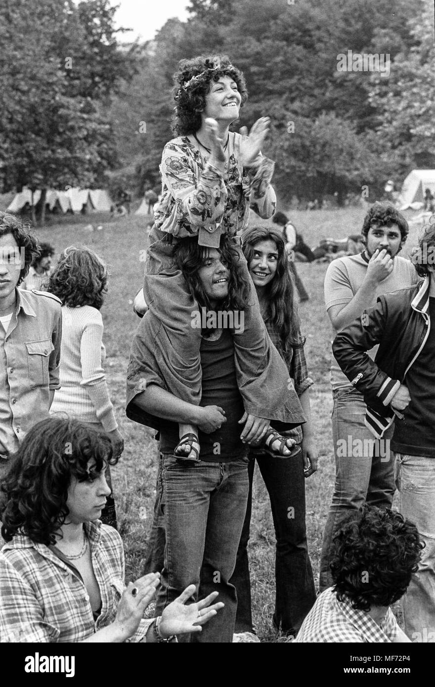 Hippies 1970 hi-res stock photography and images - Alamy