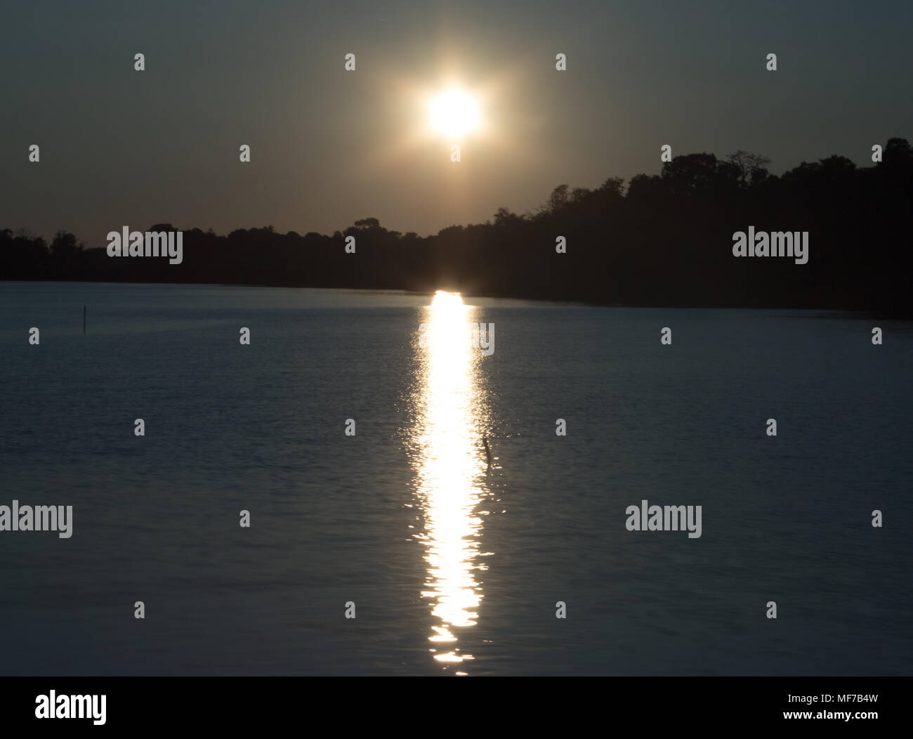 Water horizontal sun horizon hi-res stock photography and images - Alamy