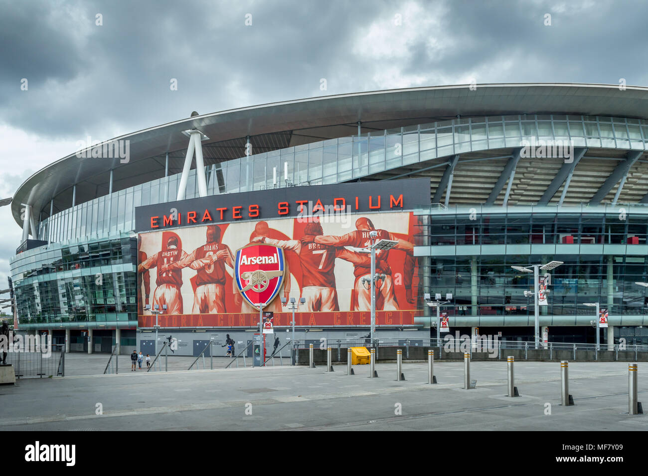 Адион лондонского арсенала emirates stadium