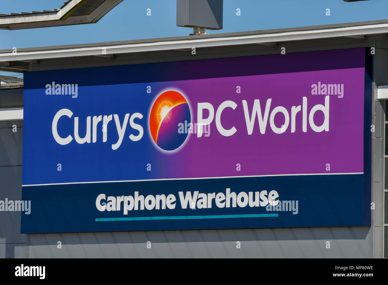 Large currys pc world shop hires stock photography and images Alamy