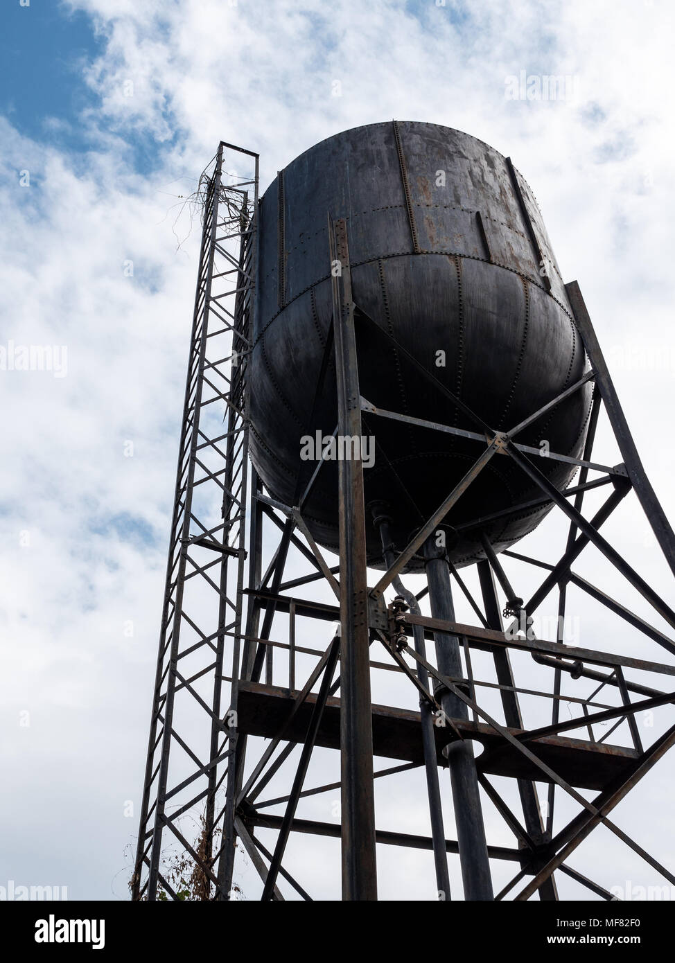 Large water tank hires stock photography and images Alamy
