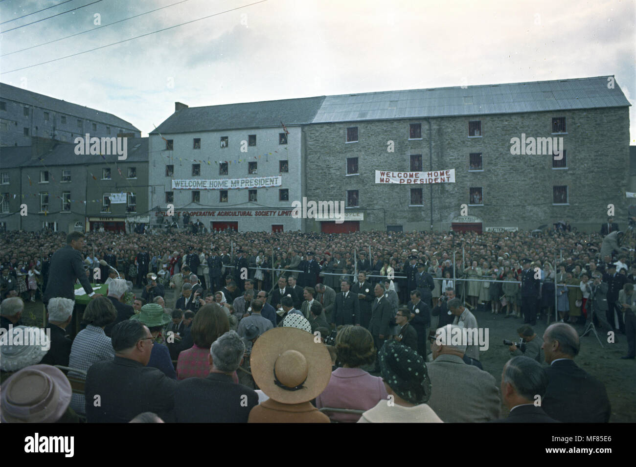 KN-C29391   27 June 1961 President Kennedy addresses the crowd at New Ross Quay in Ireland, 27 June 1963. Photograph by Robert Knudsen in the John F. Kennedy Presidential Library and Museum, Boston. Stock Photo