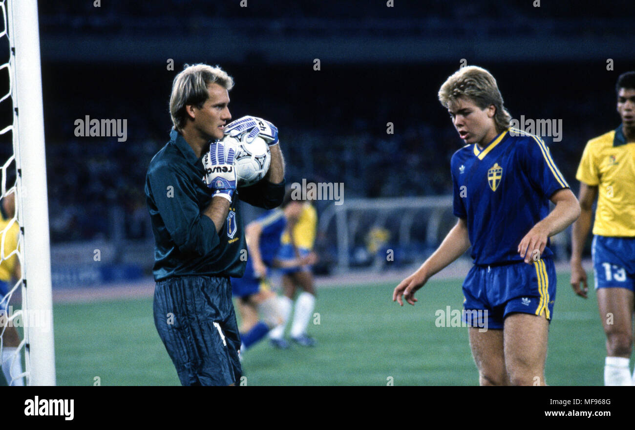 FIFA World Cup - Italia 1990 10.6.1990, Stadio Delle Alpi, Turin, Italy. Brazil v Sweden Taffarel (Brazil) v Tomas Brolin (Sweden). Full name: Cldio Andr Mergen Taffarel Stock Photo