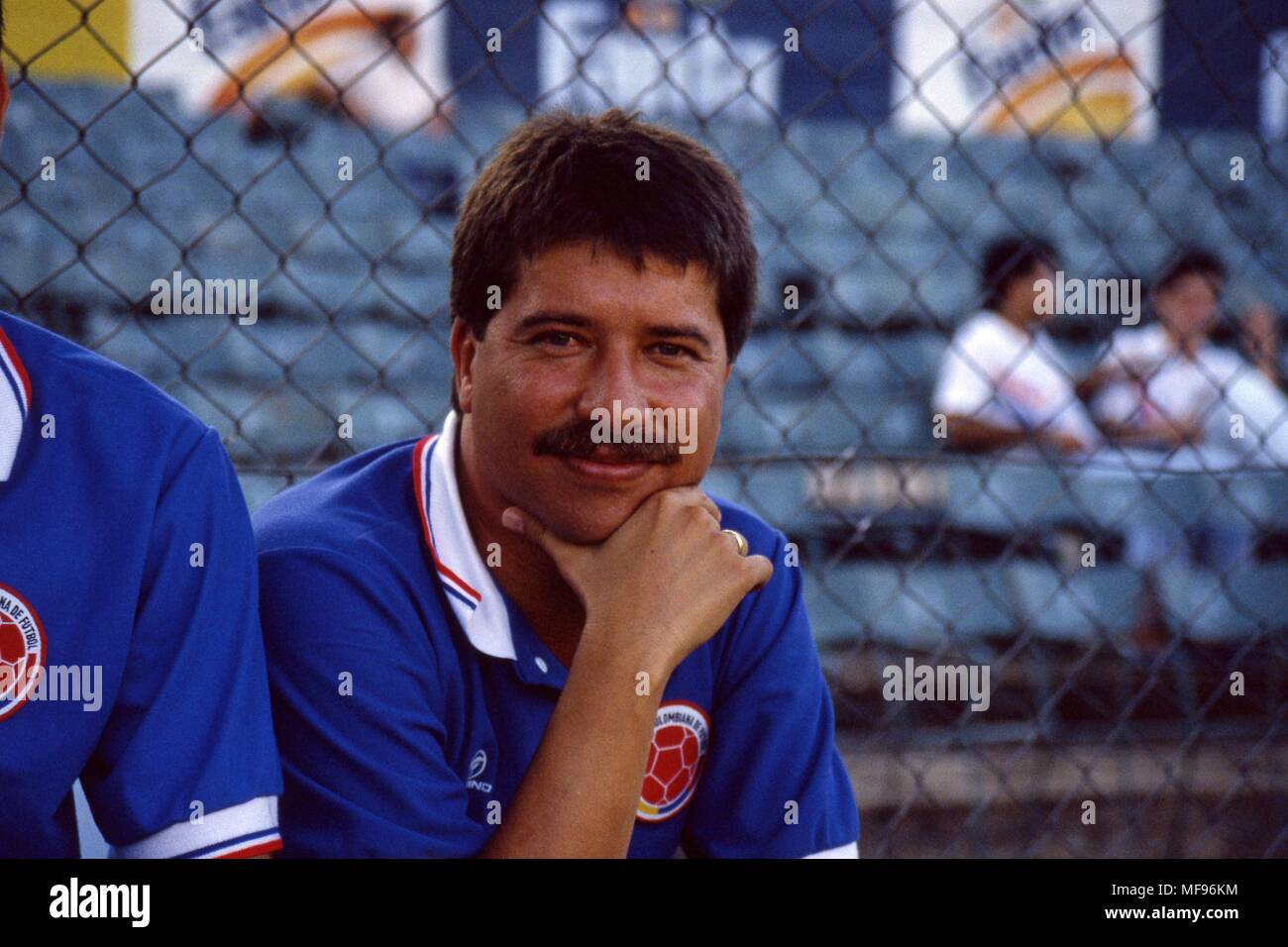 3.2.1992, Estadio Defensores del Chaco, Asunci, Paraguay. South American Olympic Qualifying tournament for Barcelona 1992 - Under-23 National teams (Conmebol). Colombia v Peru. Coach Hern Dario Gez - Colombia Stock Photo