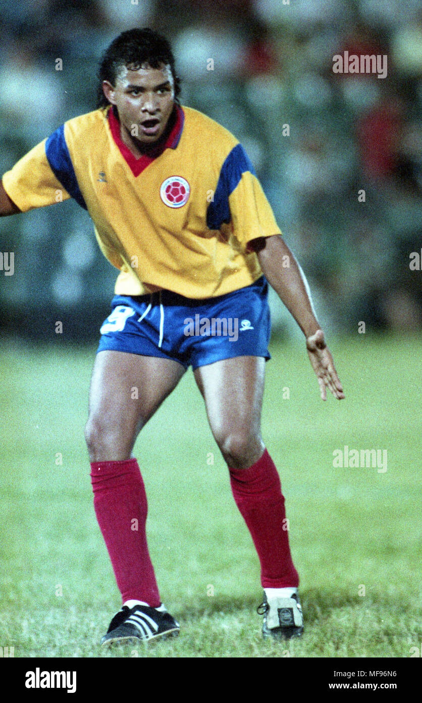 3.2.1992, Estadio Defensores del Chaco, Asunci, Paraguay. South American Olympic Qualifying tournament for Barcelona 1992 - Under-23 National teams (Conmebol). Colombia v Peru. Iv Ren Valenciano - Colombia Stock Photo