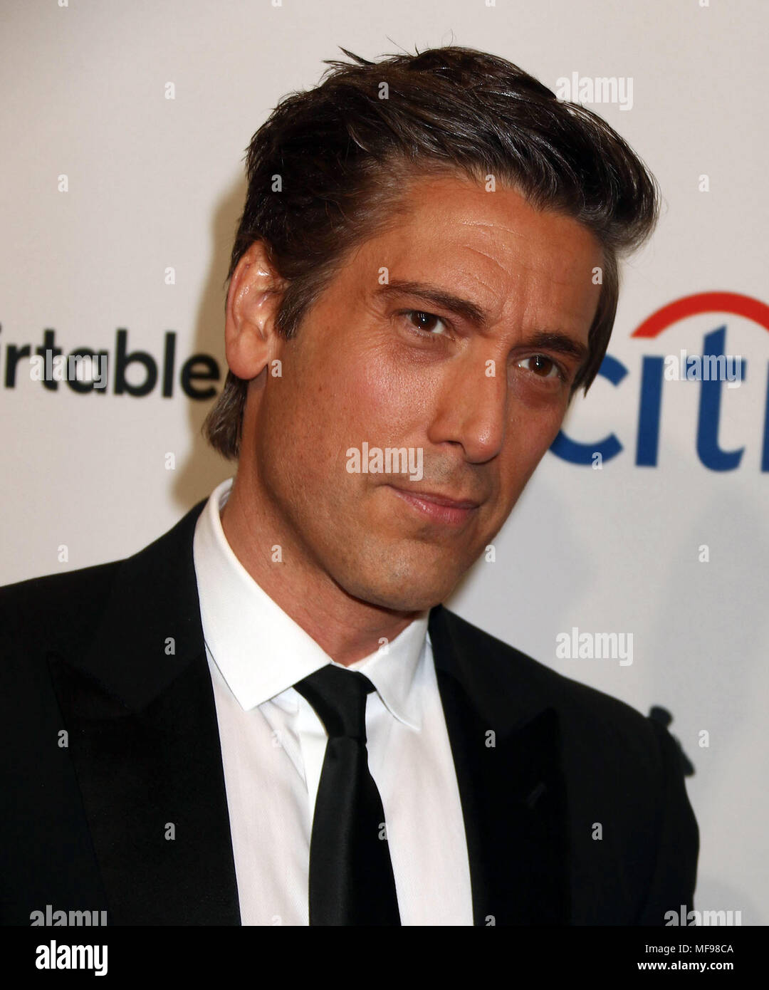 David muir hi-res stock photography and images - Alamy