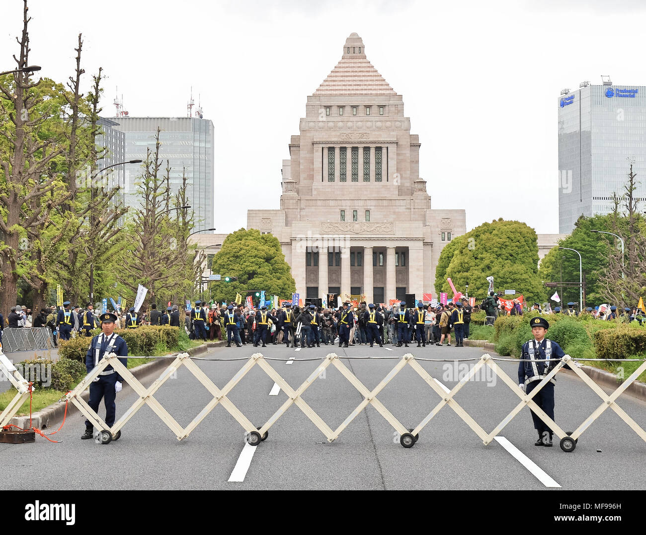 April 14, 2018, Tokyo, Japan : Japanese policeman stand guard in front of the National Diet in Tokyo, Japan on April 14, 2018. Stock Photo