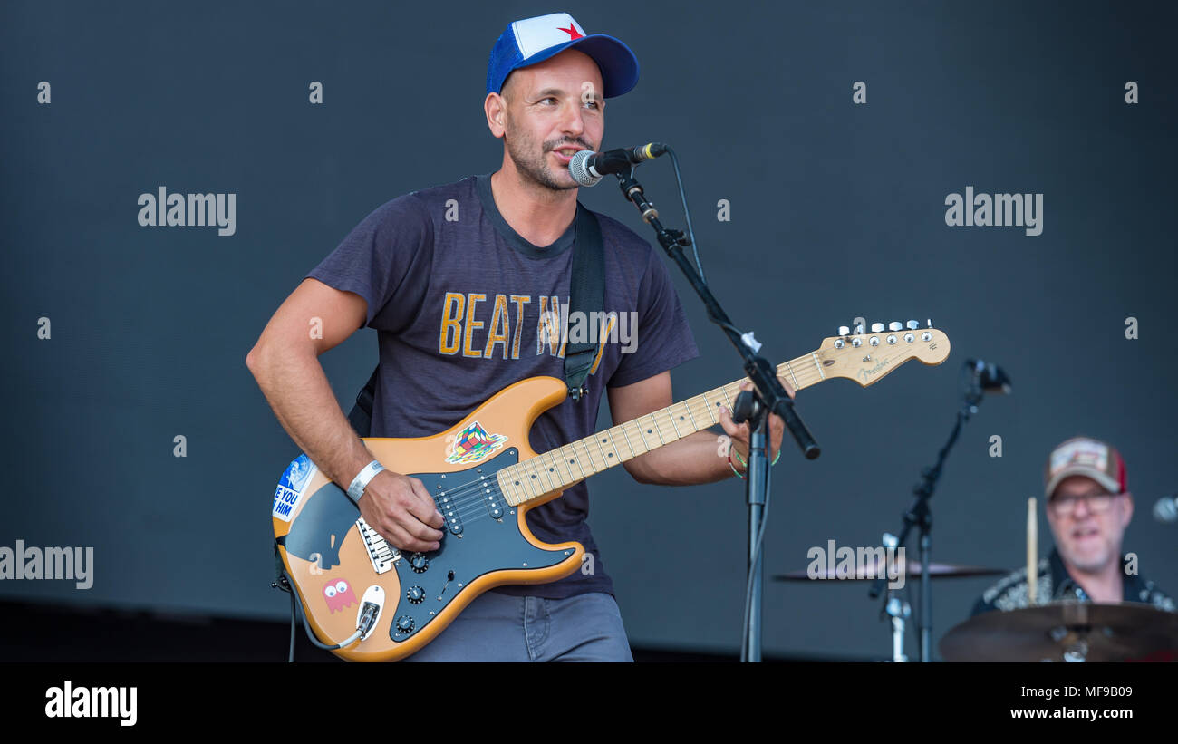 Turin Brakes Delight the Audience on Sunday Afternoon on the Main Stage at Victorious Festival 2017 Stock Photo