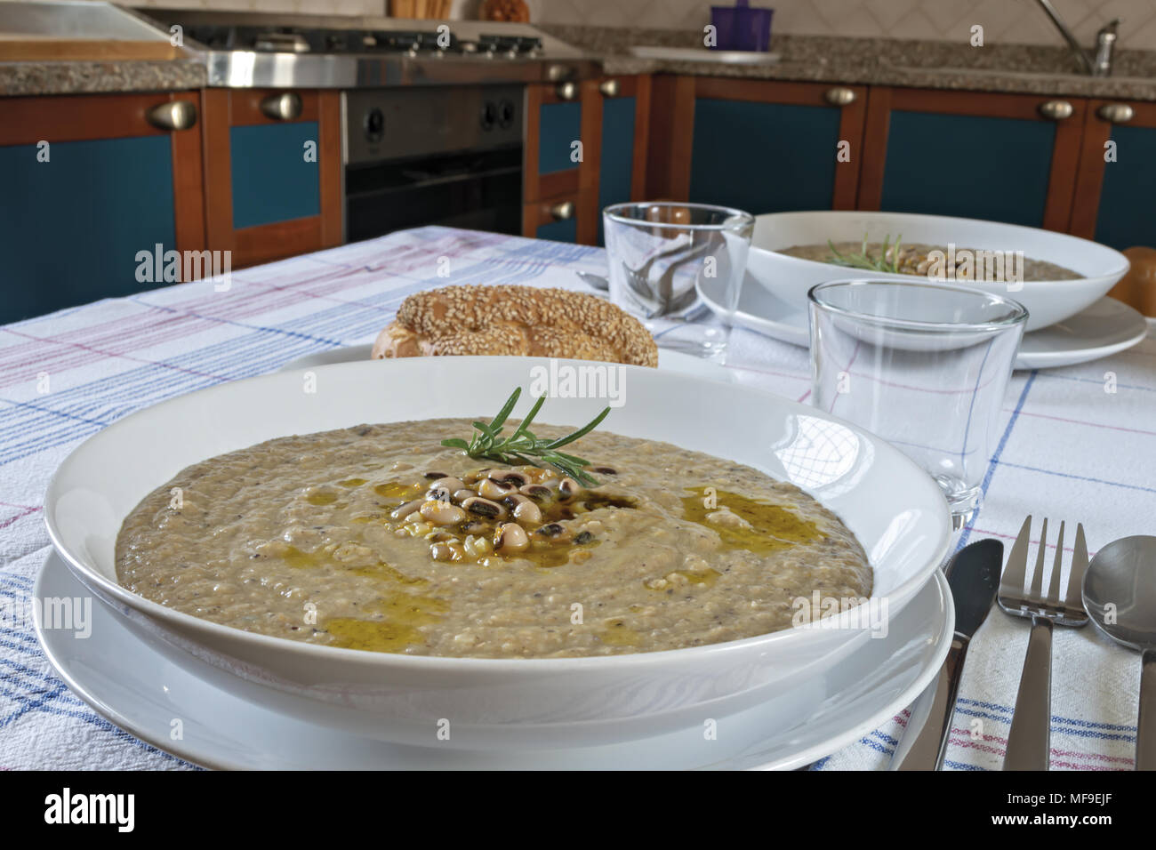 3 bean soup hi-res stock photography and images - Alamy