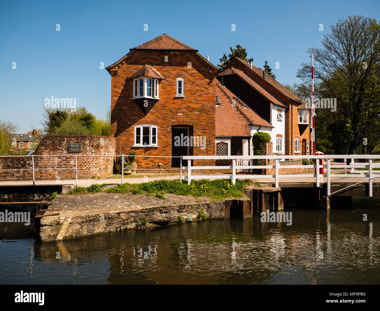 West Mills Swing Bridge No 62, Newbury, Berkshire, England, UK, GB. Stock Photo