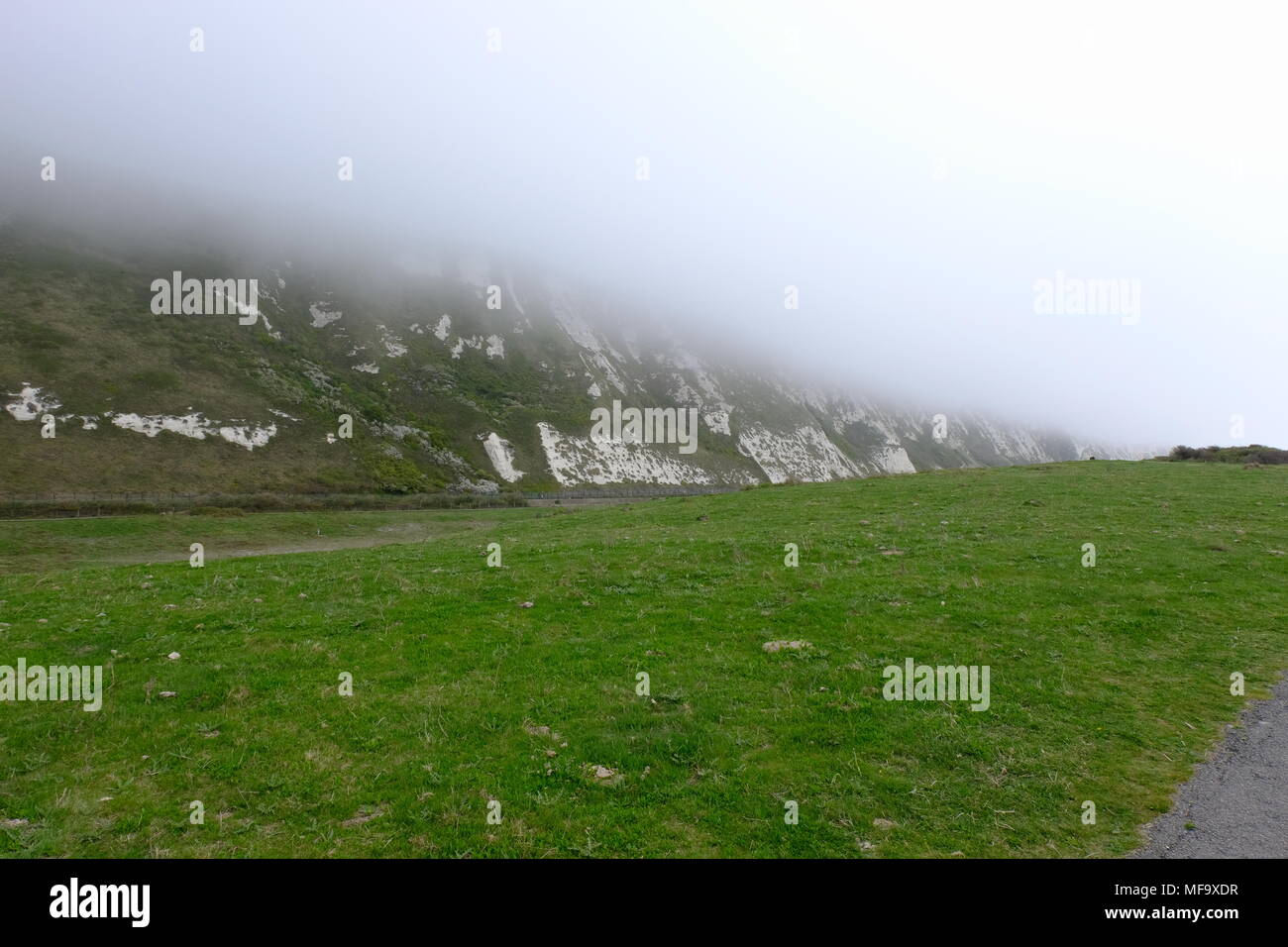 English channel dover fog hi-res stock photography and images - Alamy