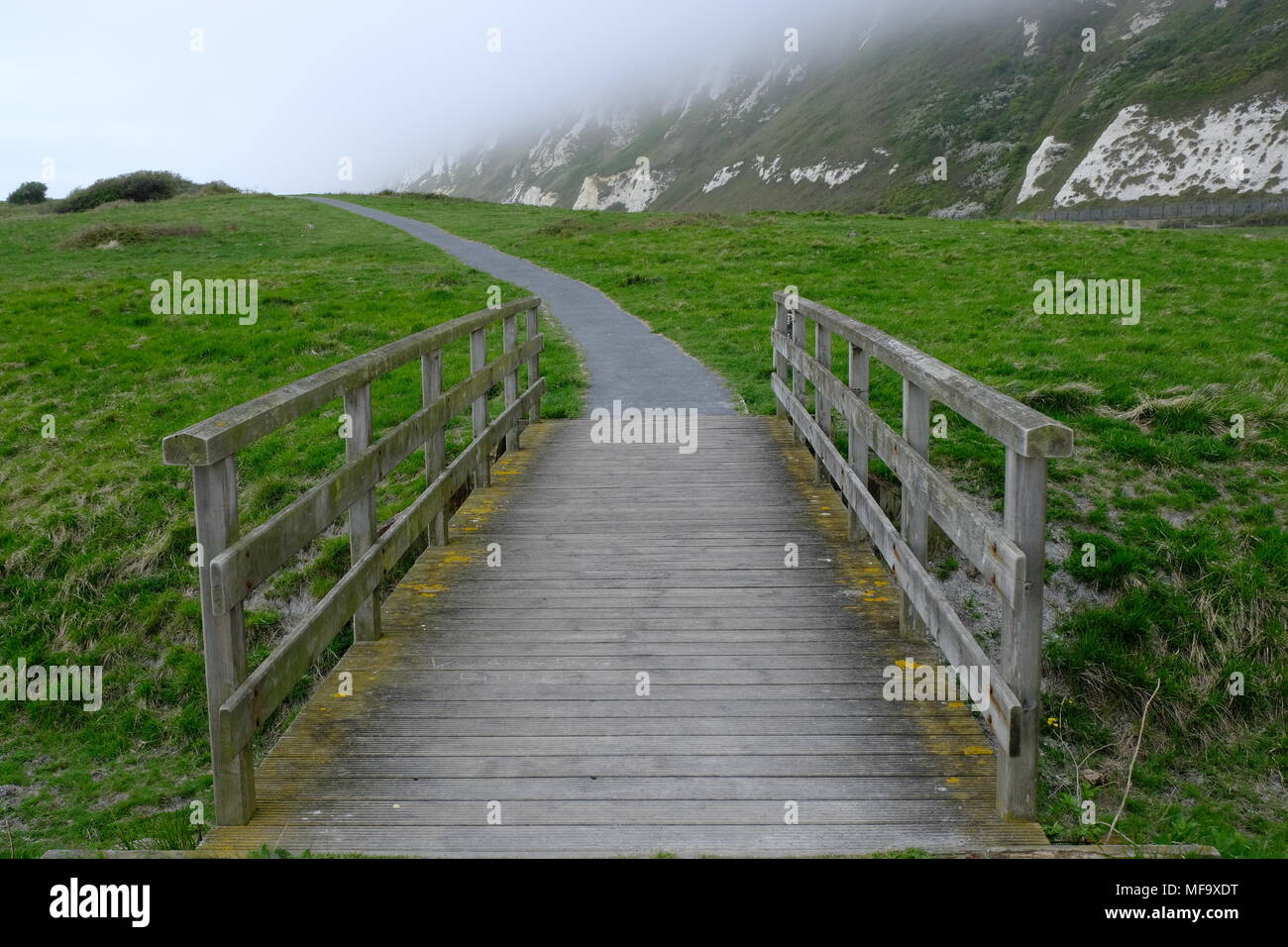 English channel dover fog hi-res stock photography and images - Alamy