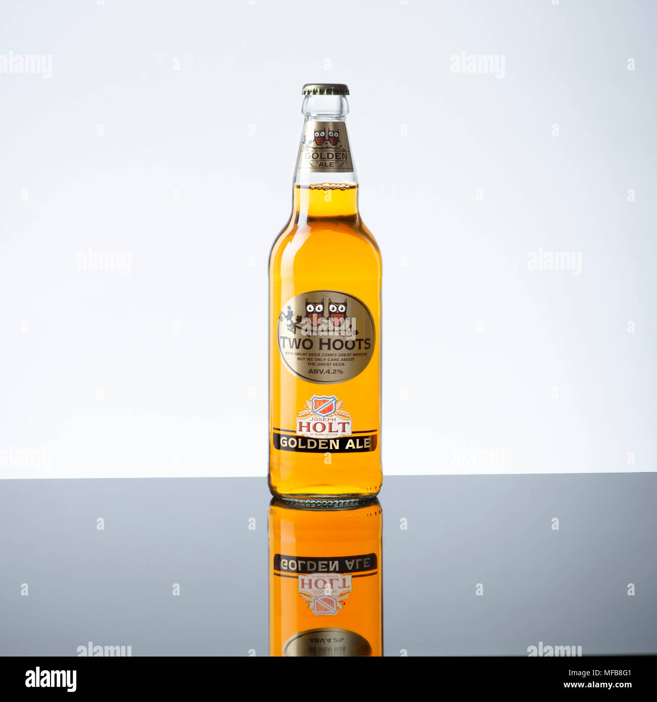 A bottle of Manchester brewery Joseph Holt's Two hoots beer. Credit Lee Ramsden / Alamy Stock Photo