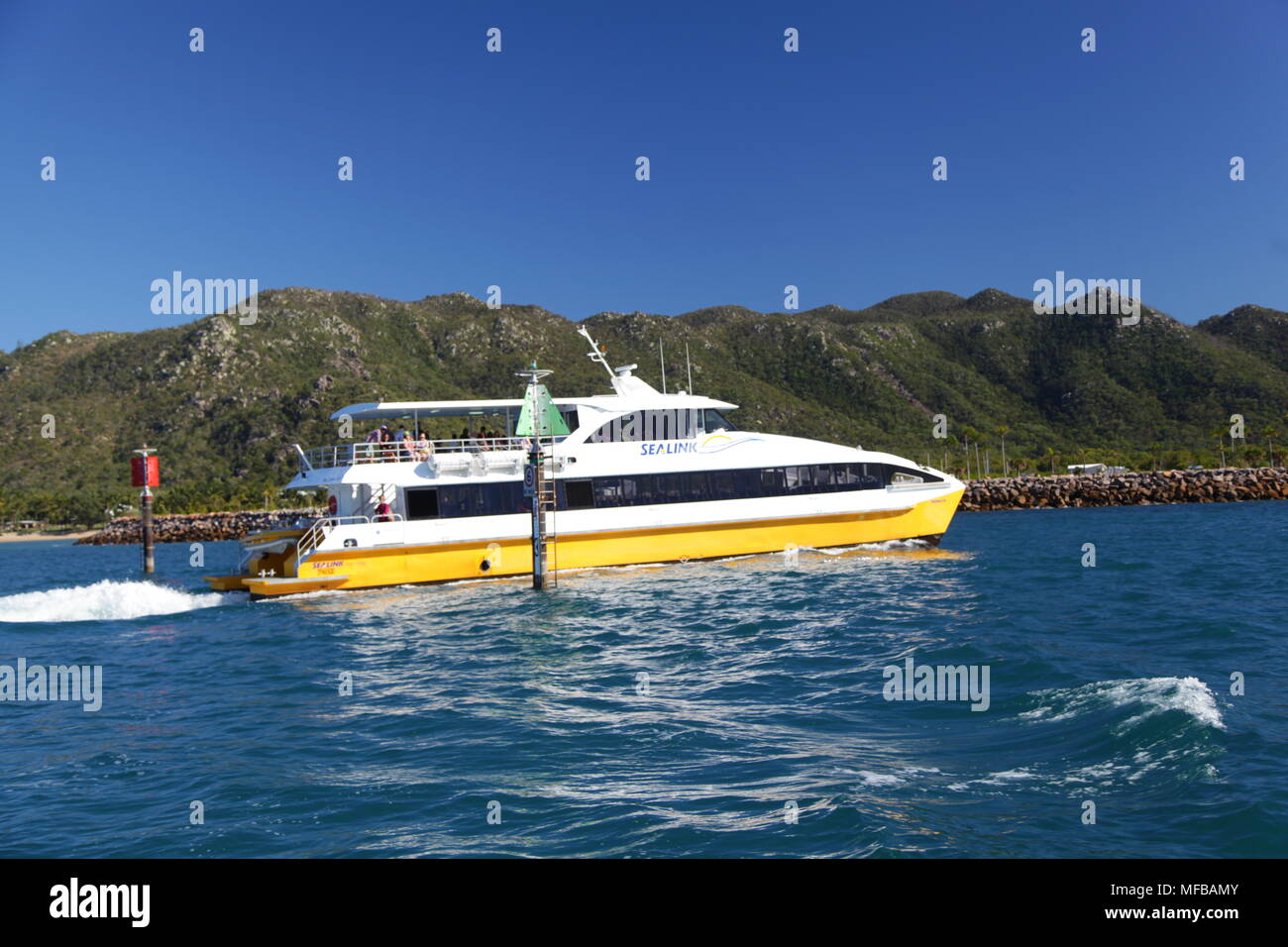 Nelly Bay Ferry Terminal, island Stock Photo Alamy
