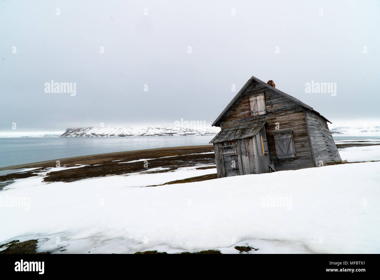 whaling hut on remote arctic coast in summer. , Spitsbergen, Svalbard archipelago, Norway, Scandinavia Stock Photo