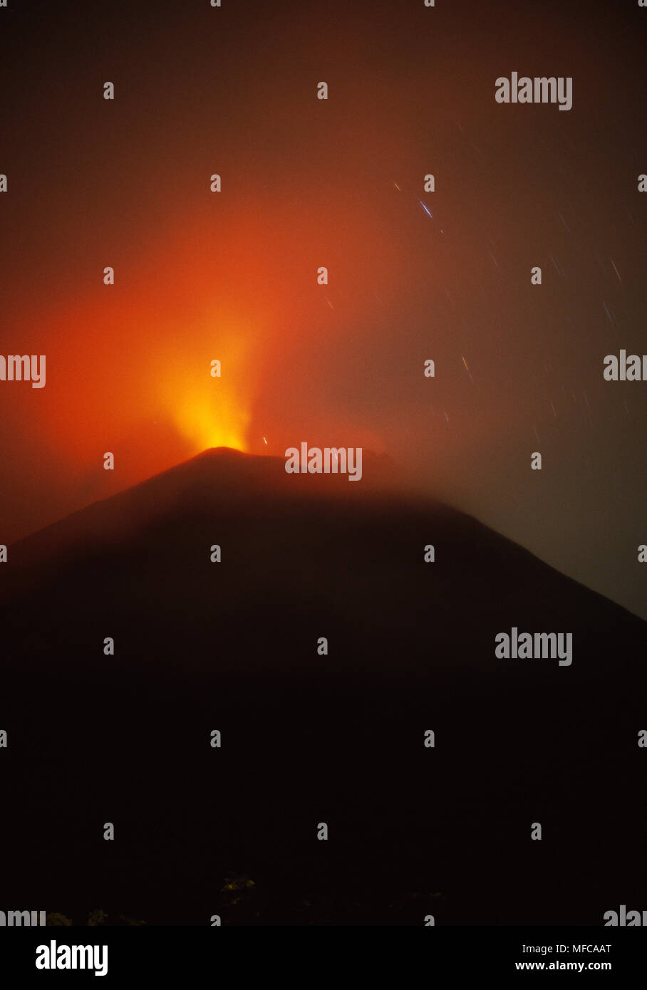 Volcanic eruptions arenal costa rica hi-res stock photography and ...