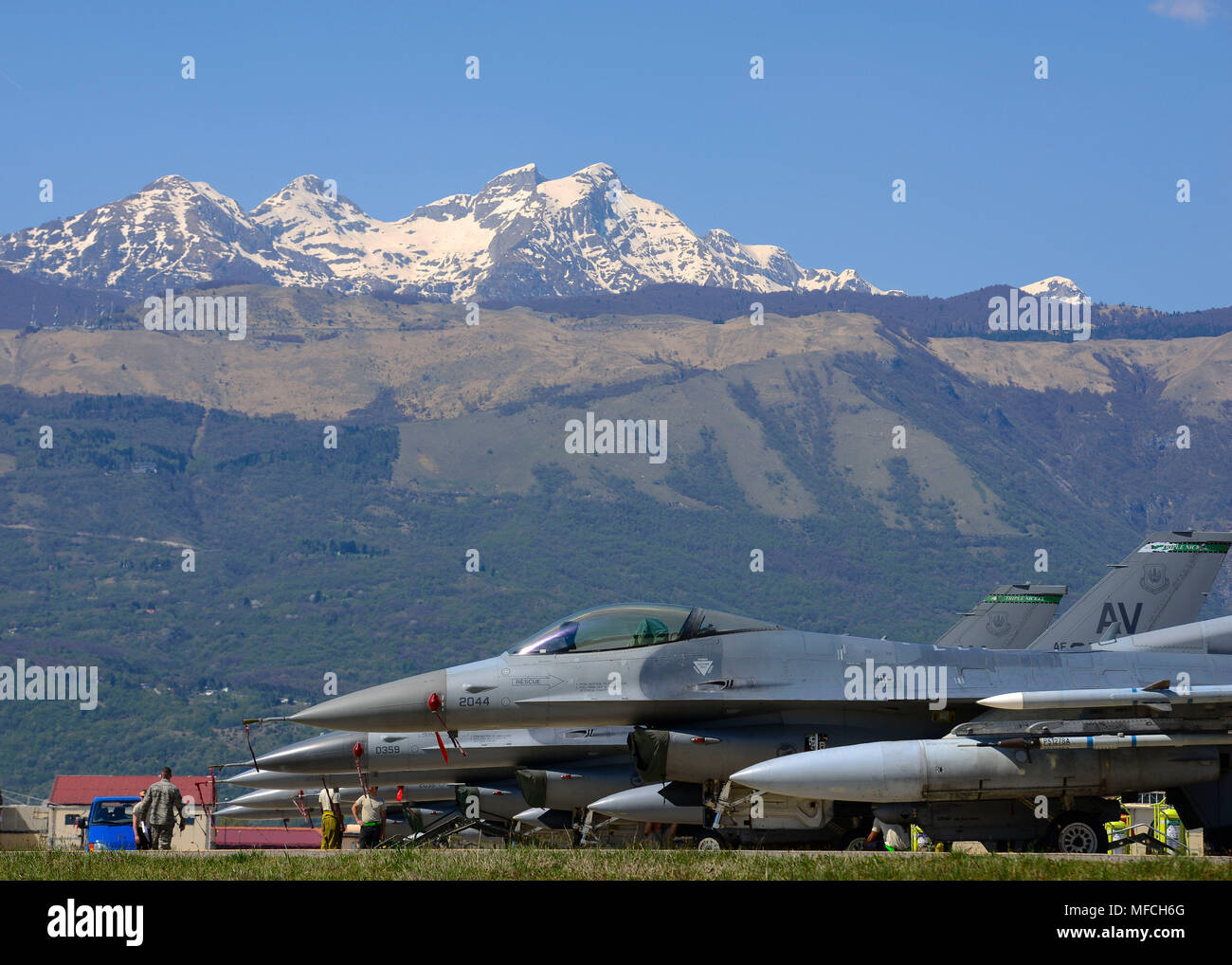 Aviano air base italy hi-res stock photography and images - Alamy