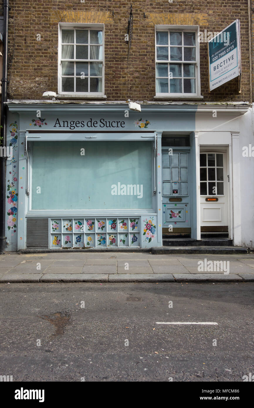 A closed Agnes de Sucre sweet and cake on Holland Street, Kensington, west London, UK Stock Photo